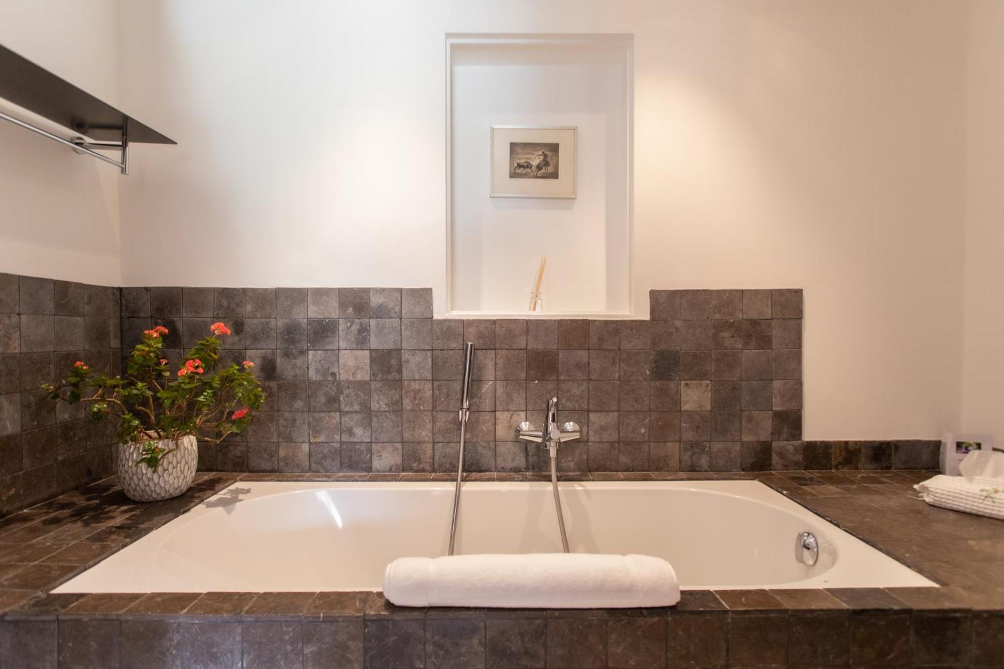 Le Verger Maelvi Hotel 4*